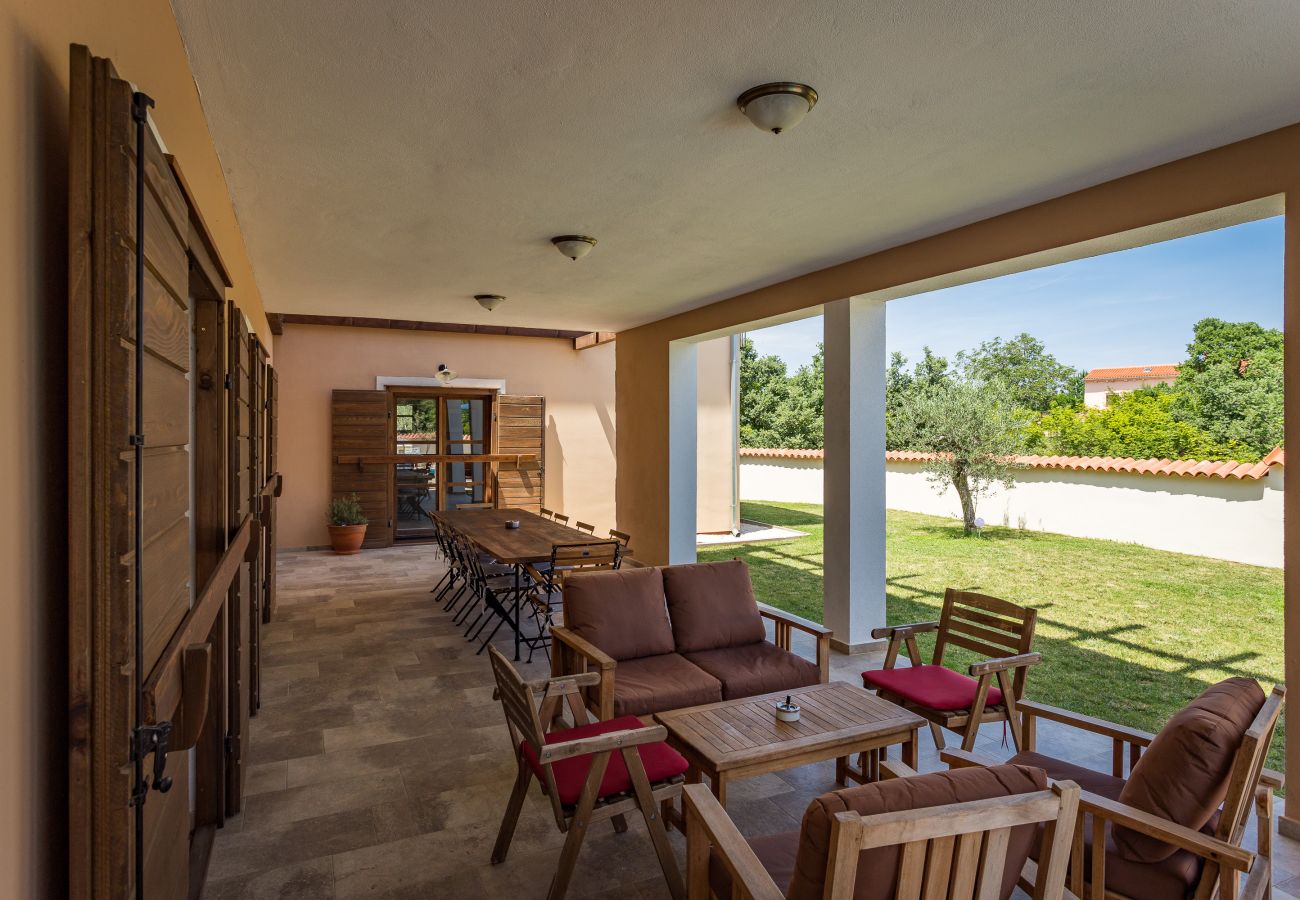 Villa in Sveti Kirin - Villa Cirka in Central Istria for 12+2 persons with Pool Heating & pool table 