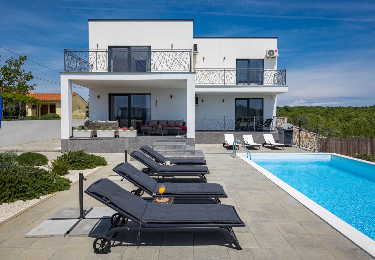 Villa in Vodnjan - Villa Angie in Central Istria for 10 persons with private heated pool & kids playground 