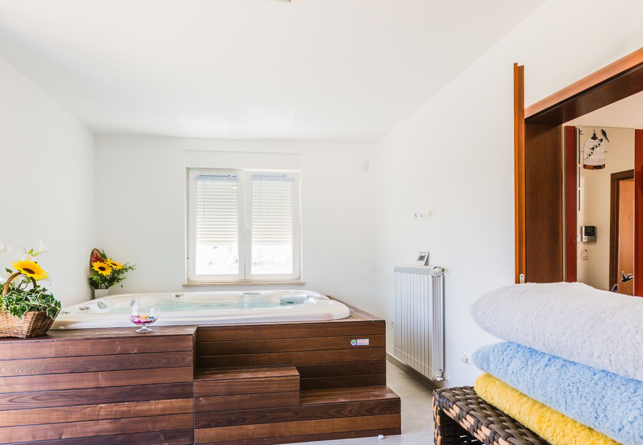 Villa in Bratulici - Villa Delle Rondini in Central Istria with Whirlpool and Sauna for 8 persons