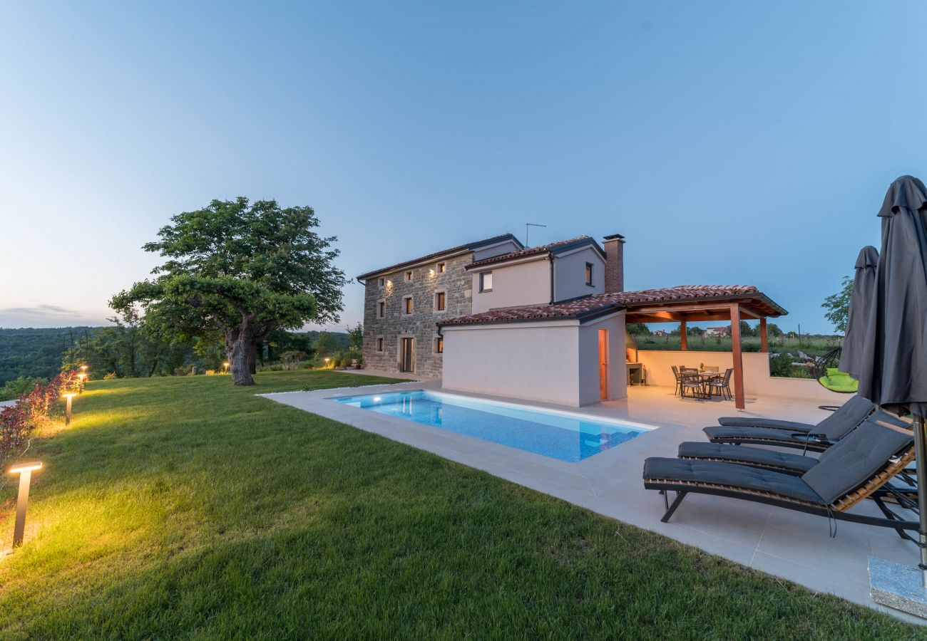 Villa in Marušici - Villa Fiore in Central Istria suitable for families and cyclists