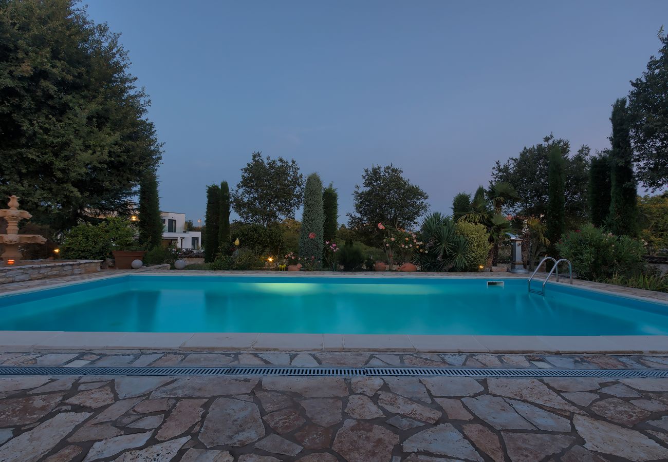 Villa in Jehnici - Villa Karim near Poreč with large garden & 50 m2 private pool 