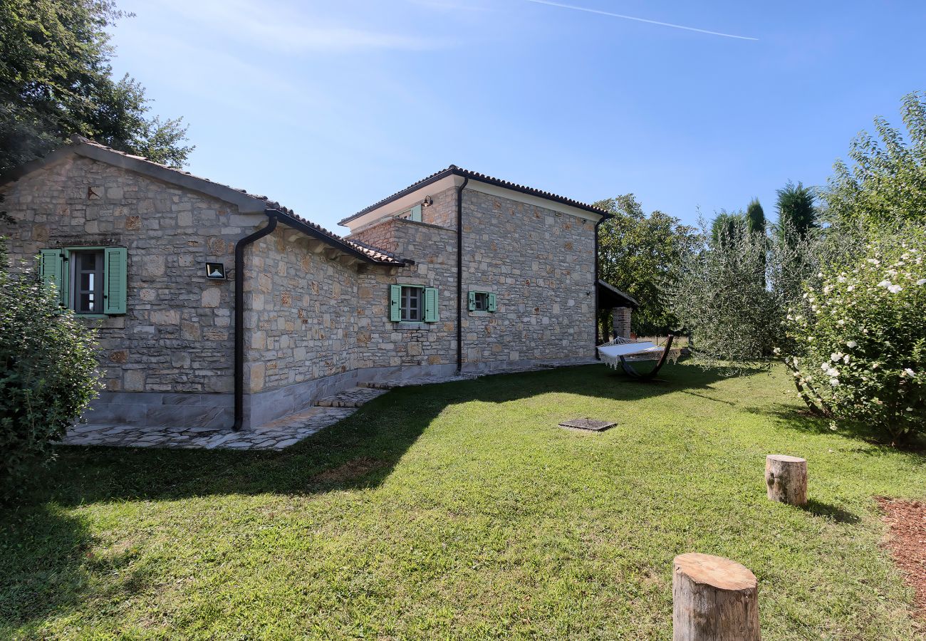 Villa in Jehnici - Villa Karim near Poreč with large garden & 50 m2 private pool 