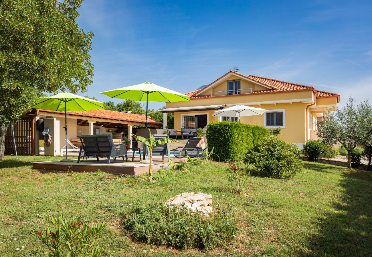 Villa in Rakalj - Villa Krase kids friendly for 10 persons near Rakalj with sauna - fitness & playground