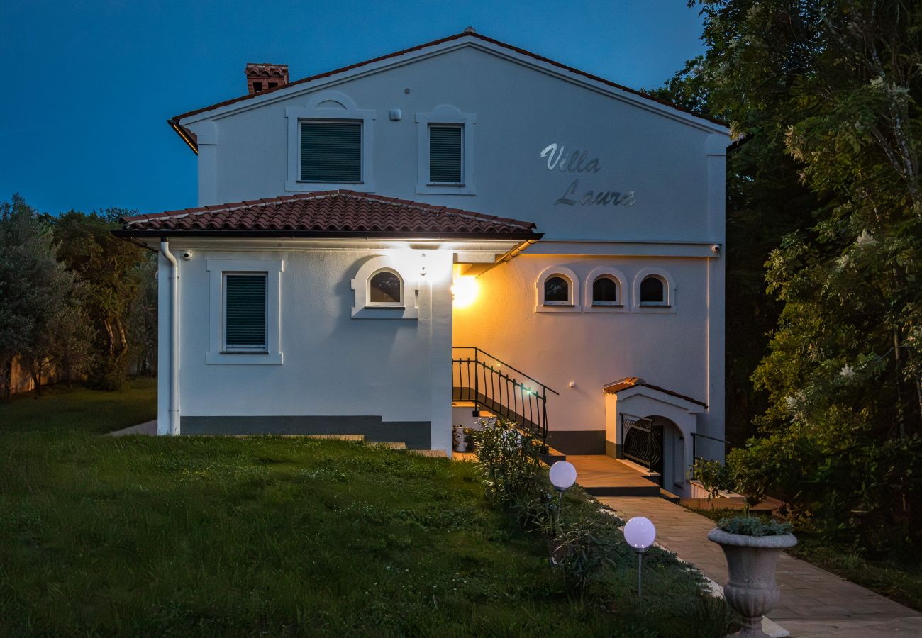 Villa in Medulin - Villa Laura in Medulin for 8 persons only 1.5 km from the beach