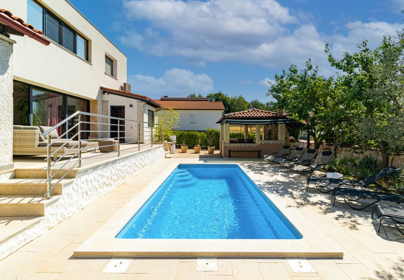 Villa in Šegotici - Villa Lelaina near Pula with private Pool and 3 km from the beach