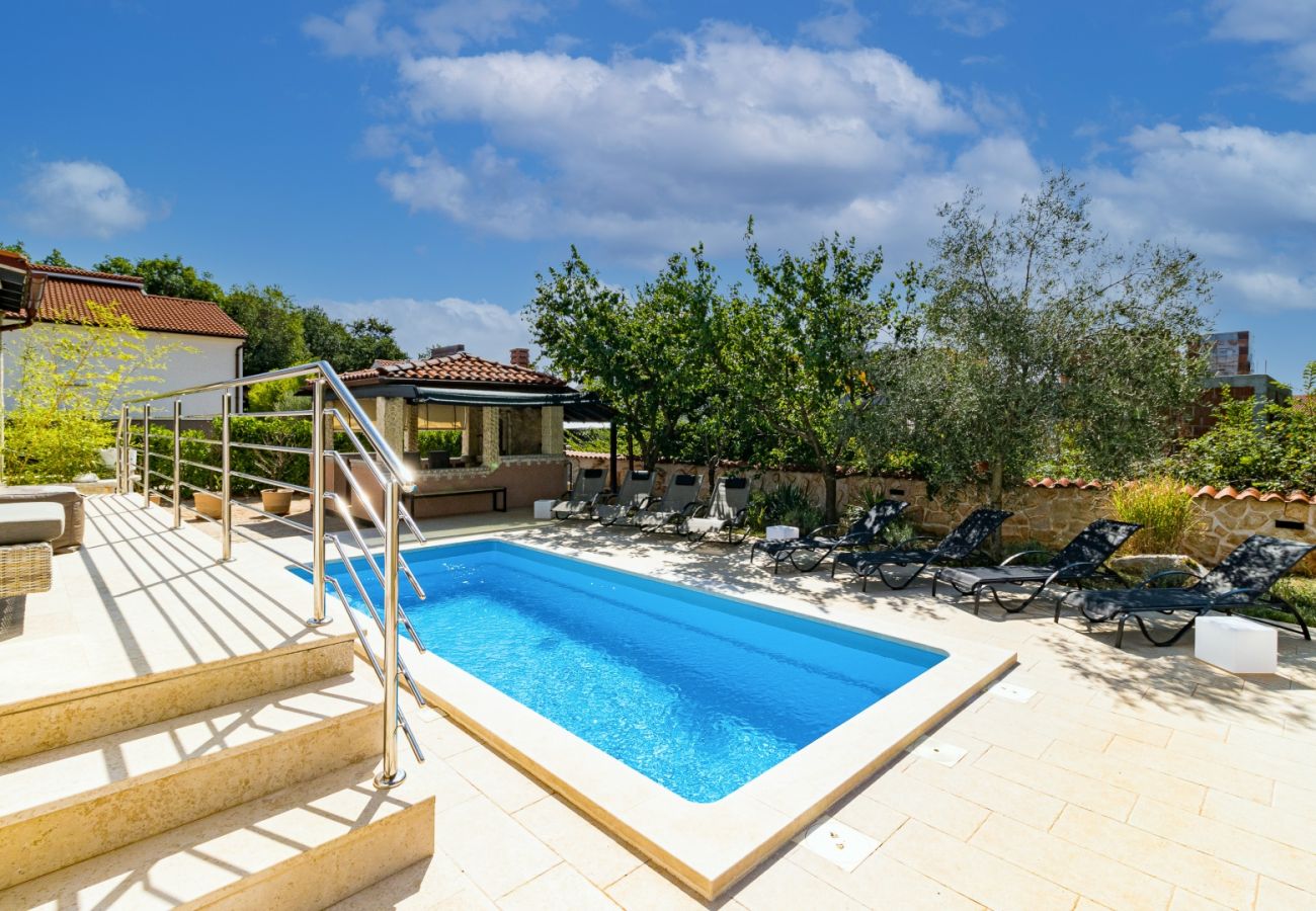 Villa in Šegotici - Villa Lelaina near Pula with private Pool and 3 km from the beach