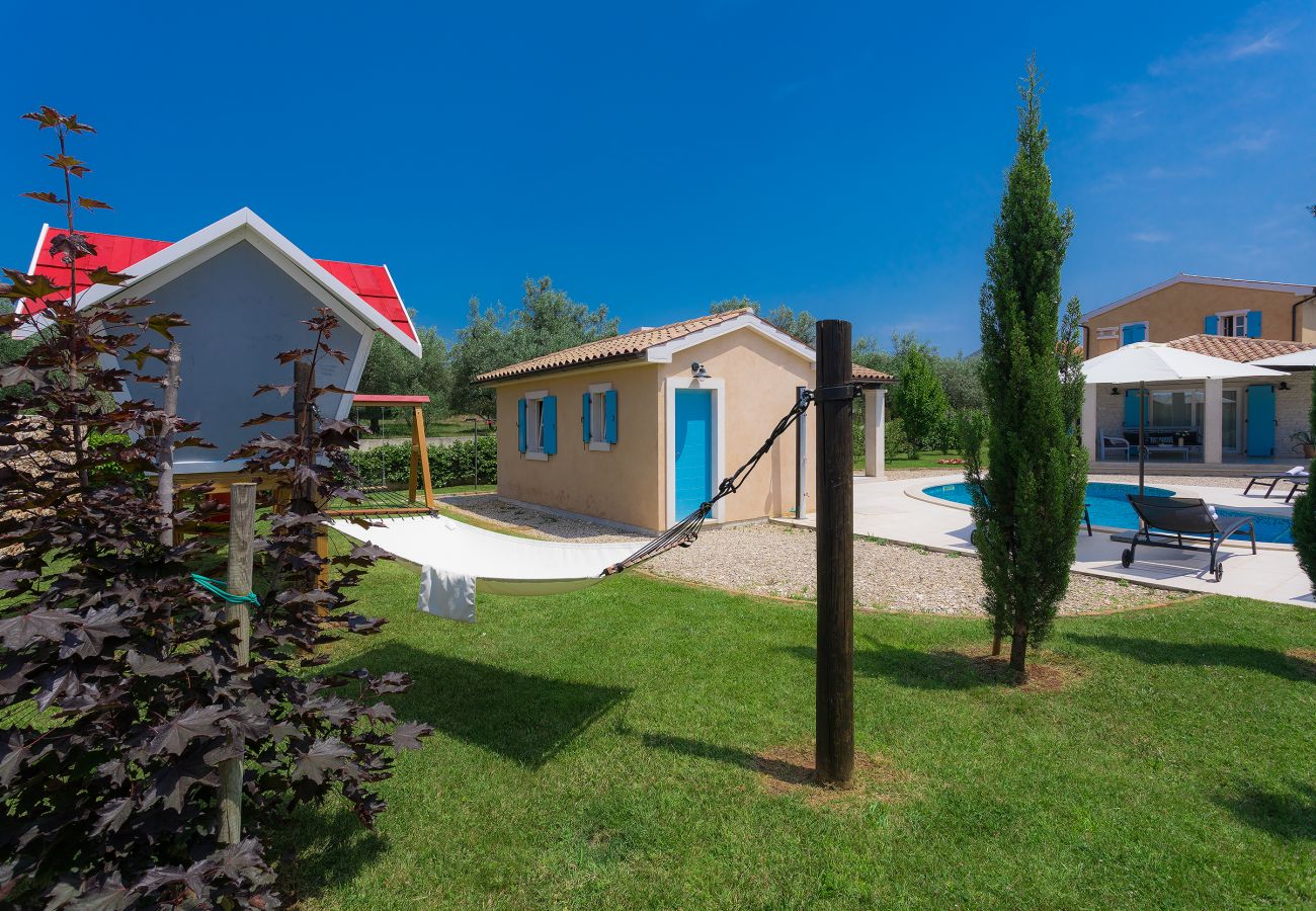 Villa in Fažana - Villa Luka in Fažana with pool & playground only 600 meter from the beach 