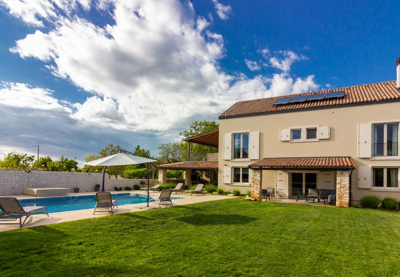 Villa in Butkovici - Villa MyKoltrina in Central Istria for 10 persons with with wellness & 72 m2 large pool  