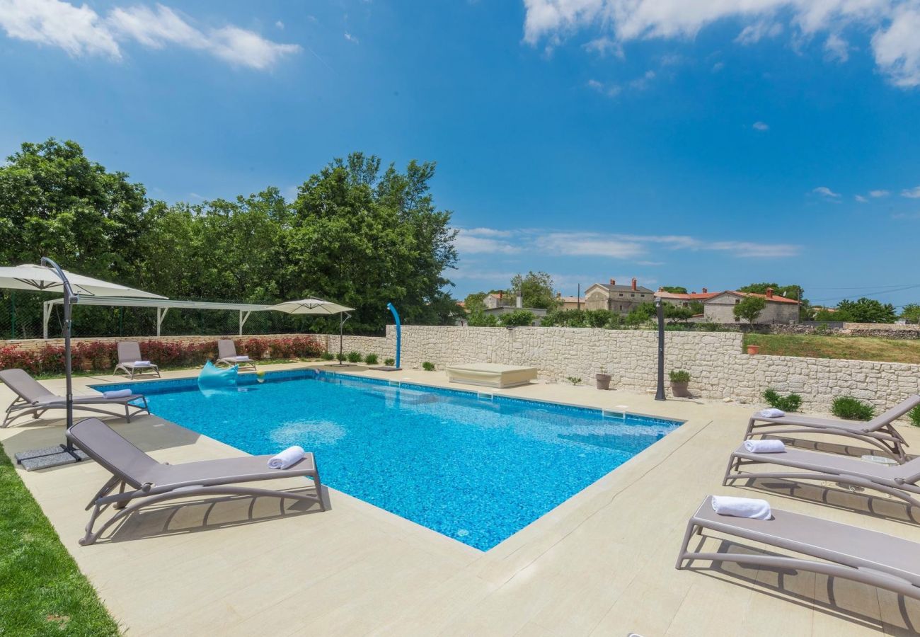 Villa in Butkovici - Villa MyKoltrina in Central Istria for 10 persons with with wellness & 72 m2 large pool  