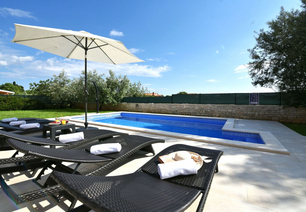 Villa in Galižana - Villa Natali with private pool and kids playground near Fažana