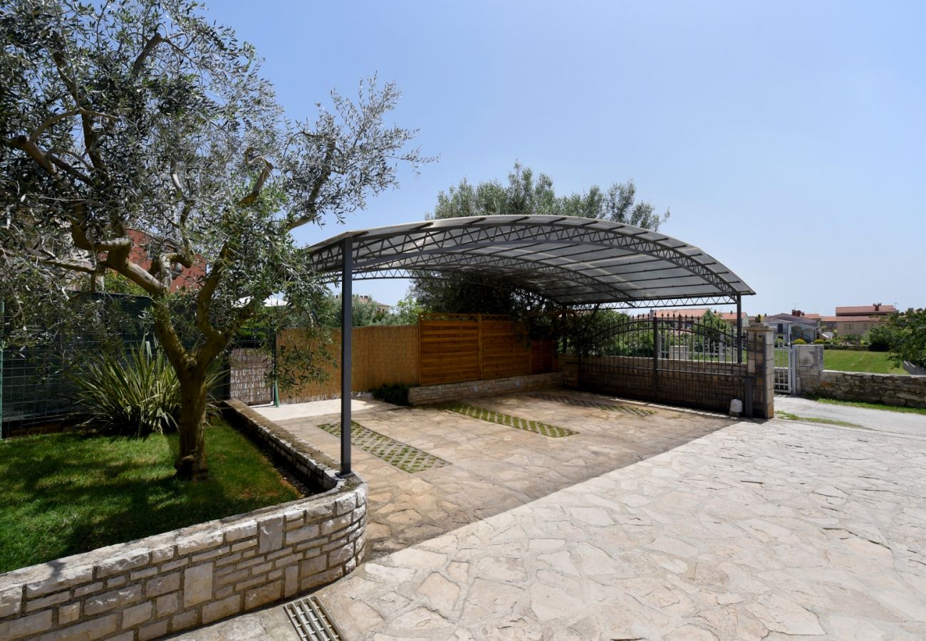 Villa in Galižana - Villa Natali with private pool and kids playground near Fažana