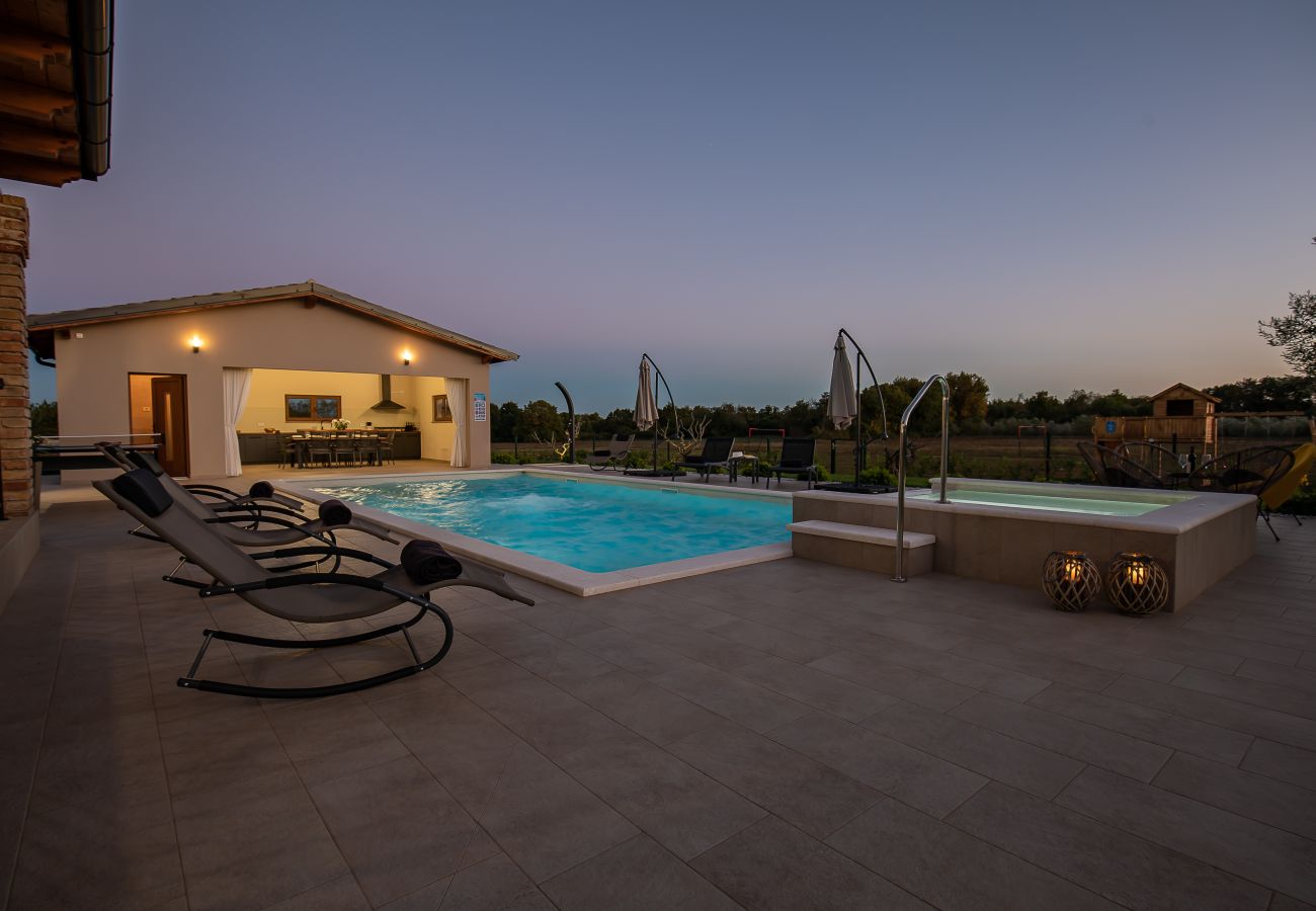 Villa in Loborika - Villa Mattuzzi near Pula with large garden, kids playground and whirlpool