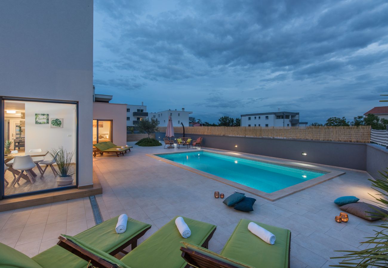 Villa in Pula - Modern Villa OL&JU for 9 persons in Pula only 1.5 km from the beach with Pool Heating