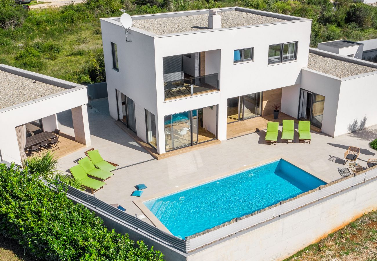 Villa in Pula - Modern Villa OL&JU for 9 persons in Pula only 1.5 km from the beach with Pool Heating