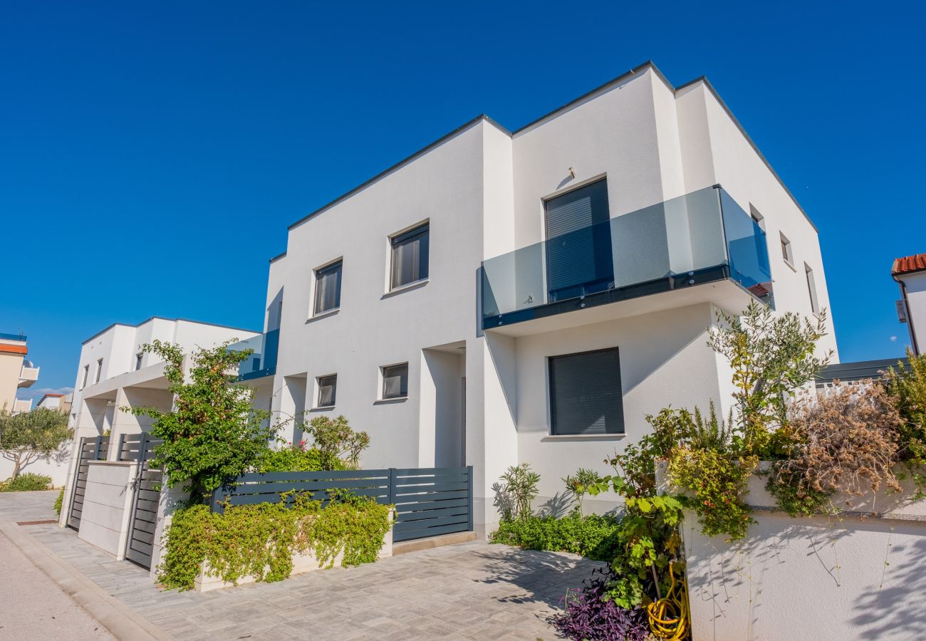 Villa in Vodice - Villa Essenza Mare in Vodice only 650 meters from the beach