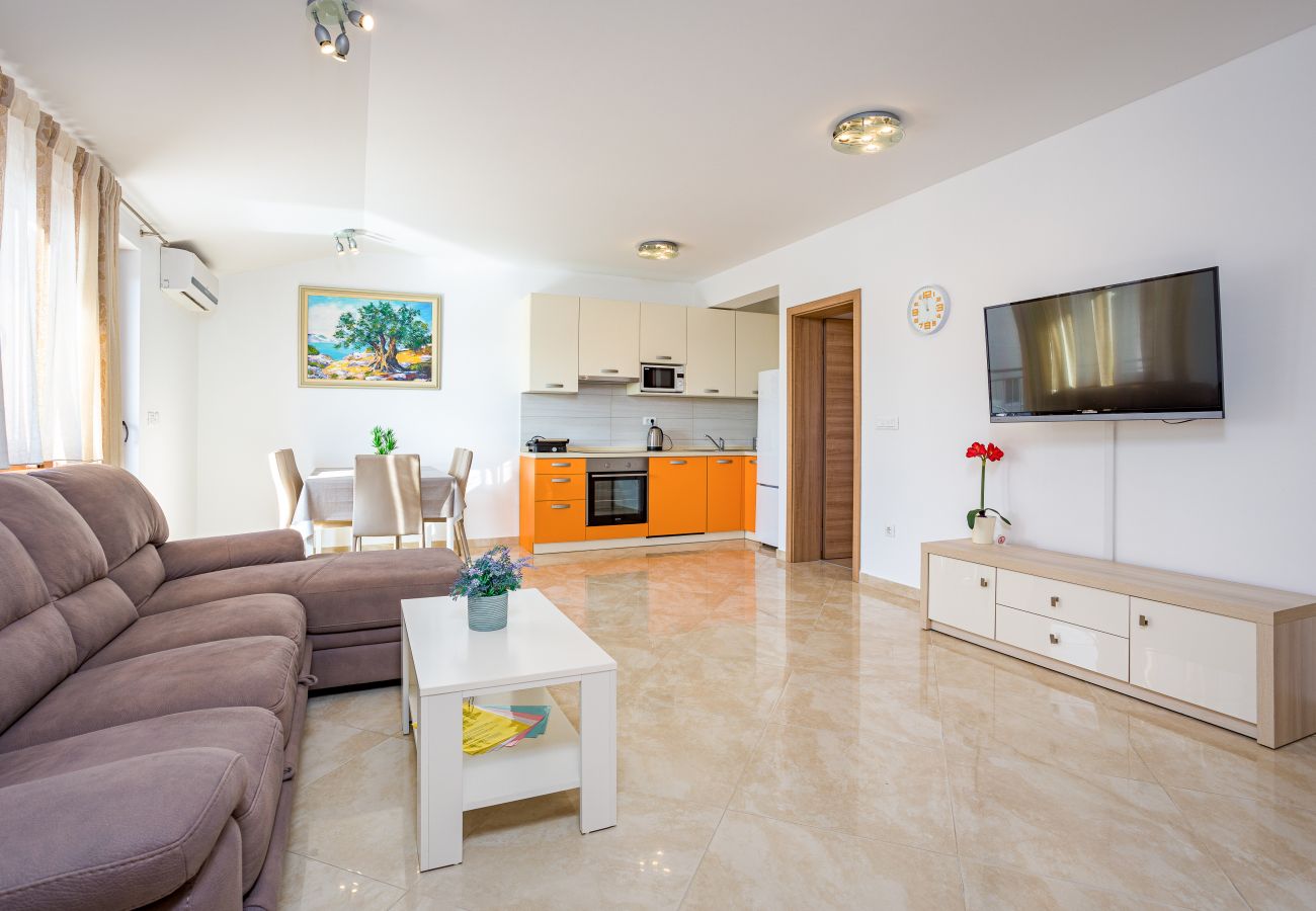 Villa in Juršici - Villa Ana in Central Istria for 12 persons with private saltwater Pool