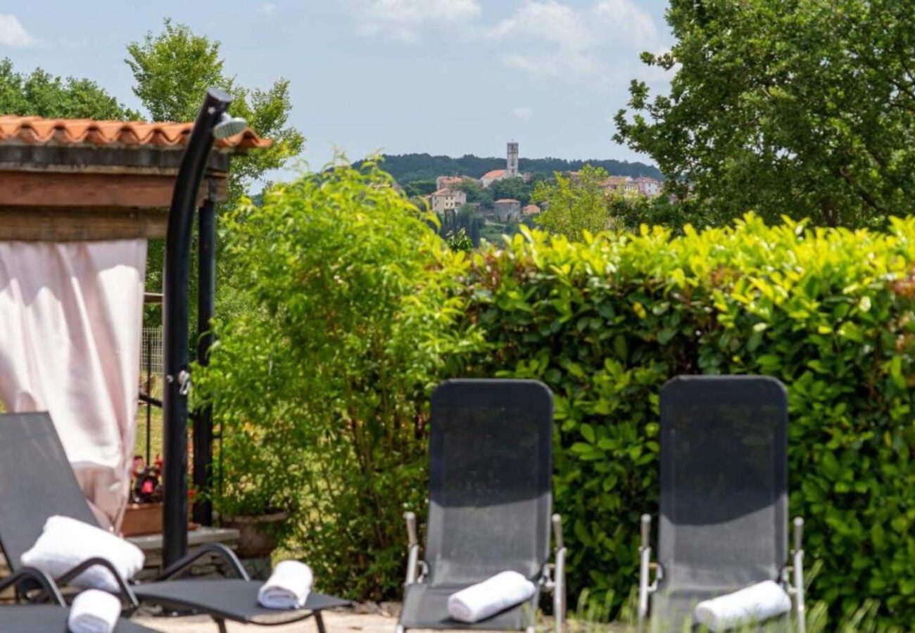 Villa in Oprtalj - Casa Sara and Sasha near Motovun with private pool - pet friendly truffle paradise