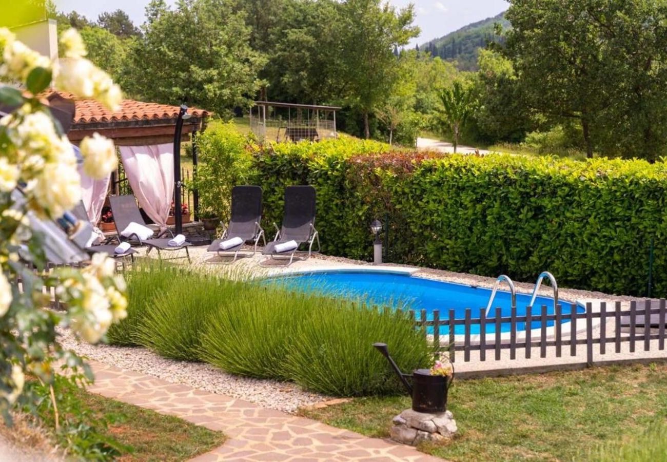 Villa in Oprtalj - Casa Sara and Sasha near Motovun with private pool - pet friendly truffle paradise