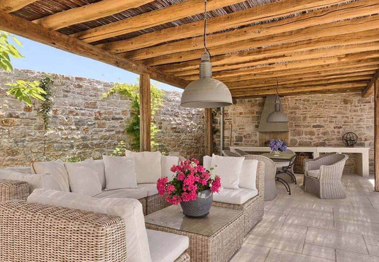 Villa in Radovani - Villa Charlotte for 14 persons with 73m2 Pool in Central Istria - Daily Housekeeping & Breakfast Service