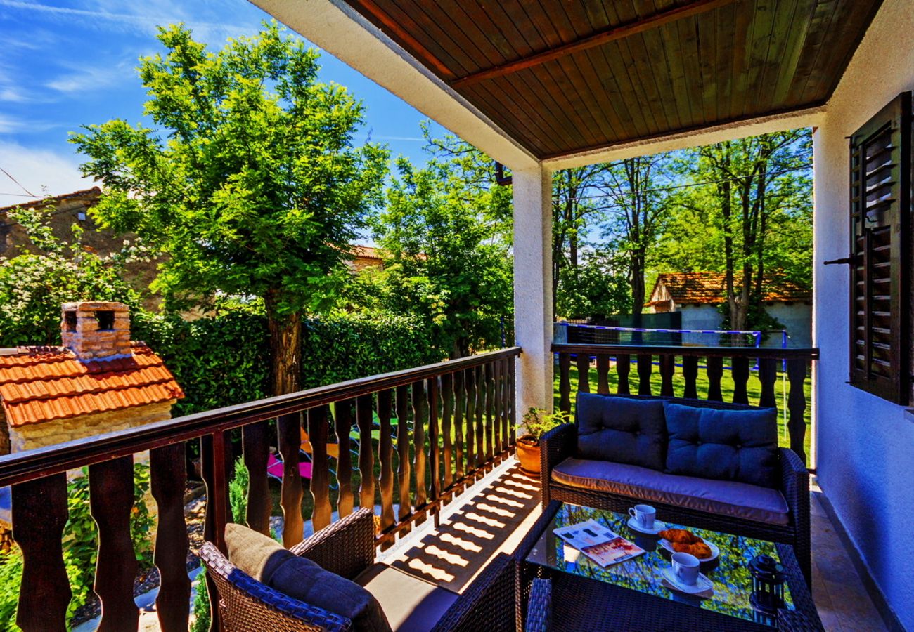 Villa in Svetvincenat - Villa Ferlini in Central Istria with private 10000 m2 Garden