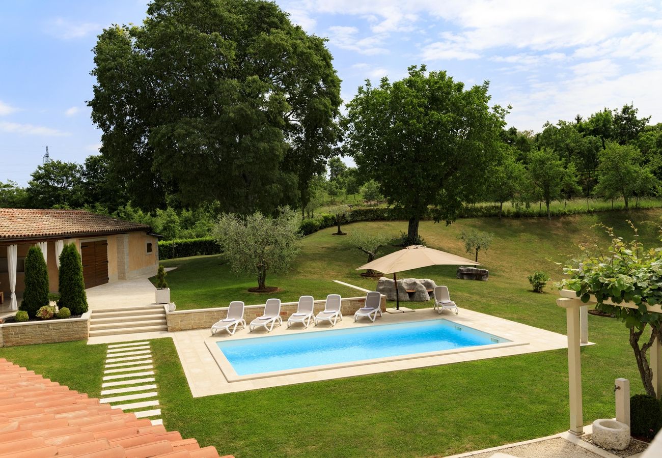 Villa in Pazin - Villa Viscum in Central Istria for 8 persons with large garden - pet friendly