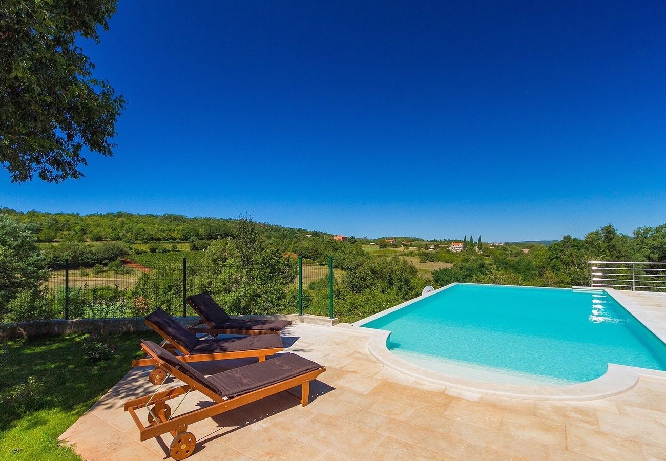 Villa in Rakotule - Villa Zvonar near Motovun with large pool (62m2) and whirlpool