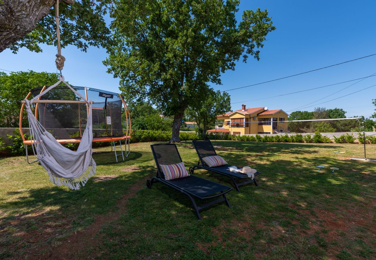 Villa in Sveti Bartul - Villa Batelica near Labin with large garden, kids playground and private pool