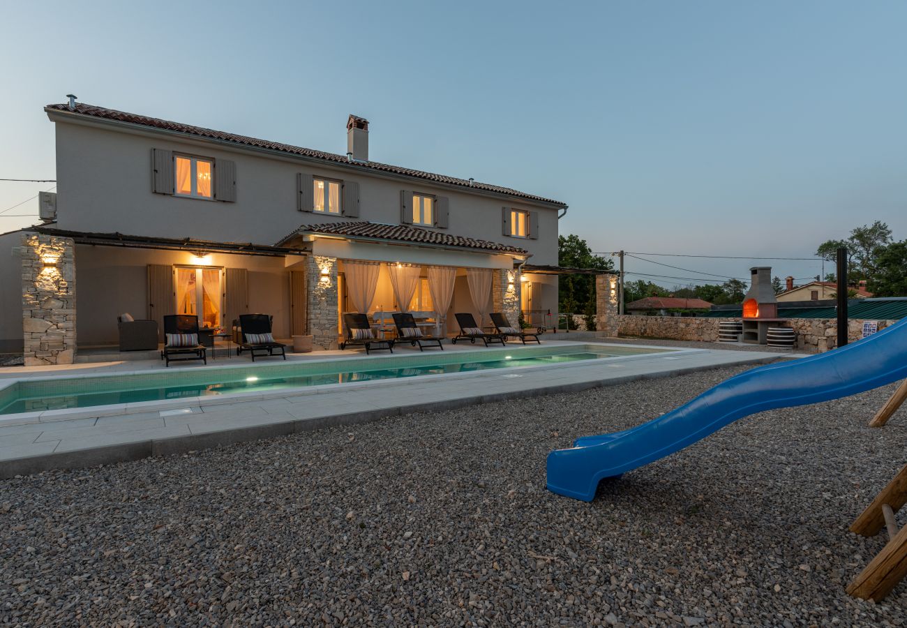 Villa in Sveti Bartul - Villa Batelica near Labin with large garden, kids playground and private pool