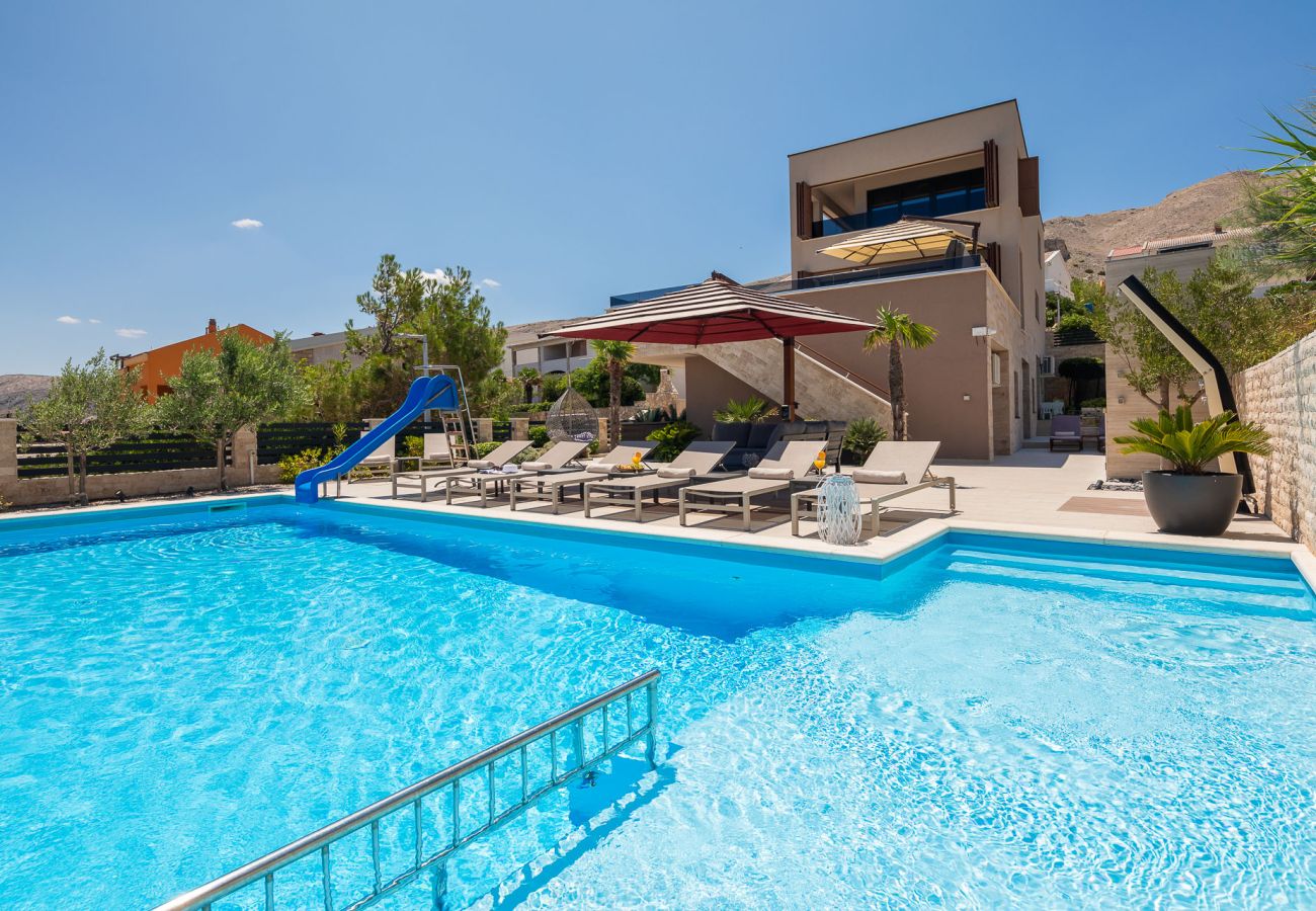 Villa in Pag - Villa Emma on Island Pag for 14 persons with sea view, wellness & pool heating