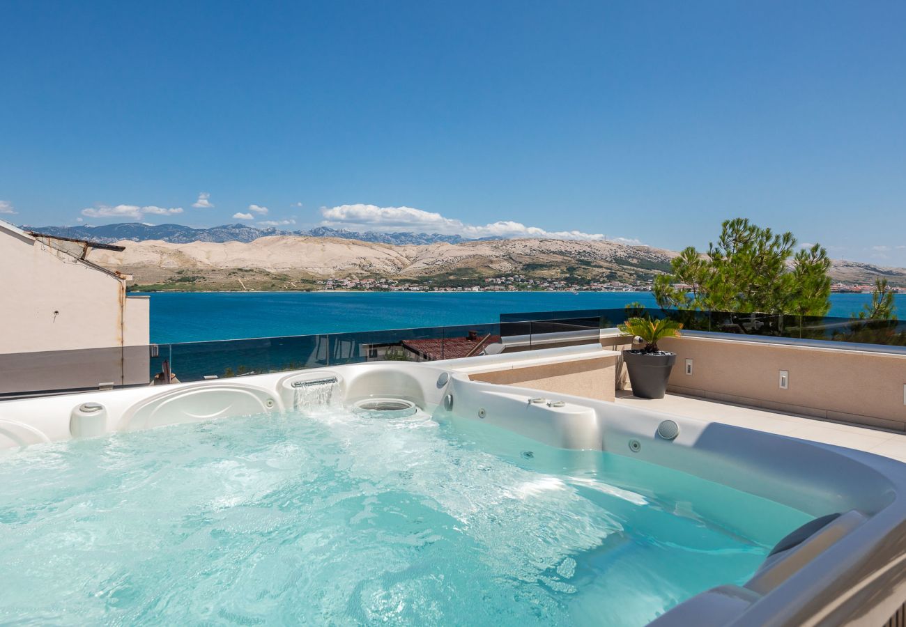 Villa in Pag - Villa Emma on Island Pag for 14 persons with sea view, wellness & pool heating