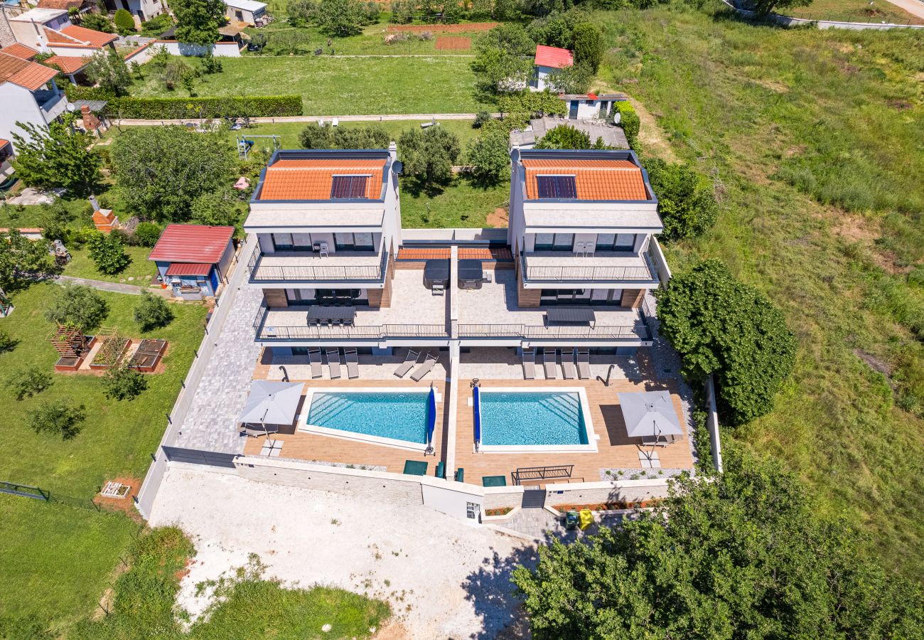 Villa in Medulin - Villa Bay I near Medulin for 9 people with heated pool - playground & whirpool only 100 meters from the beach - pet friendly