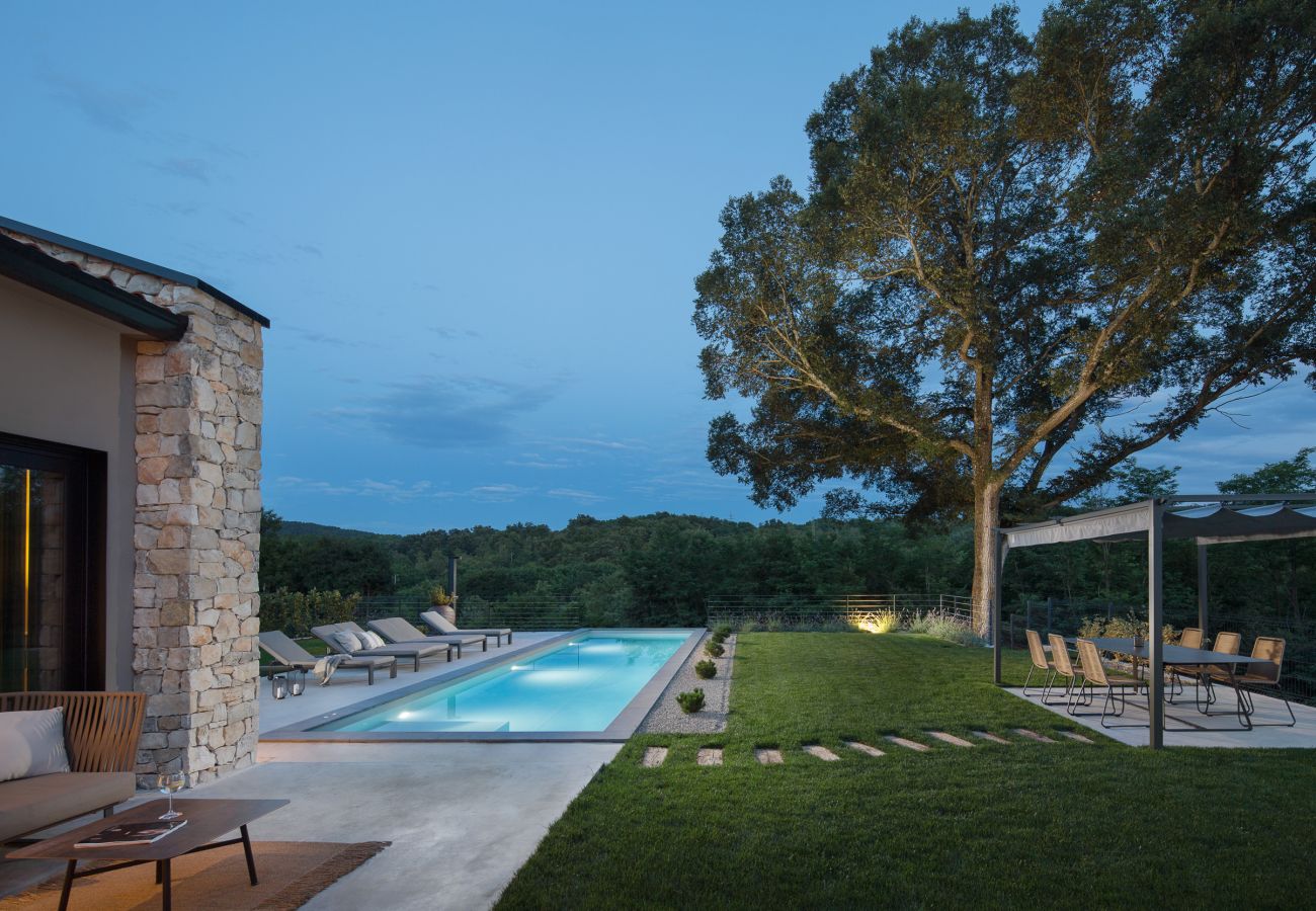 Villa in Karojba - Villa Ulmus near Motovun for 6 people with heated pool &  jacuzzi