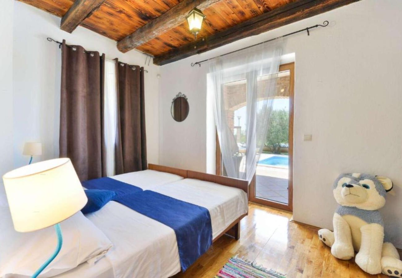 Villa in Butkovici - Villa Sole in Central Istria for 10 people with 4 bedrooms and private pool