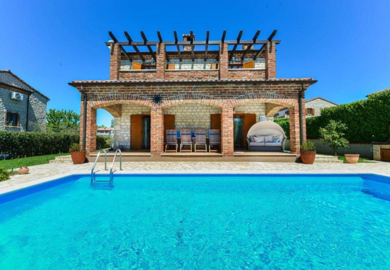 Villa in Butkovici - Villa Sole in Central Istria for 10 people with 4 bedrooms and private pool