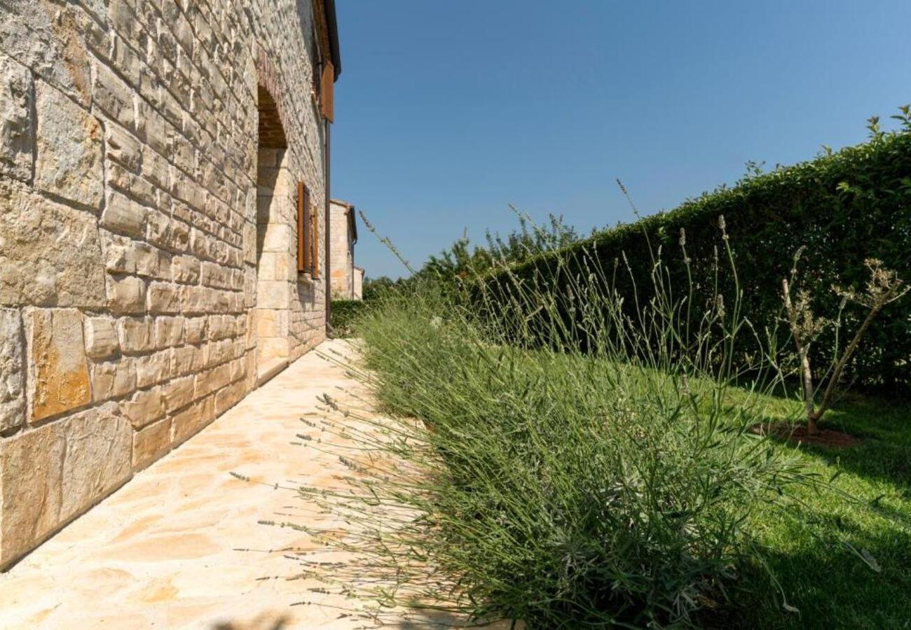 Villa in Butkovici - Villa Sole in Central Istria for 10 people with 4 bedrooms and private pool