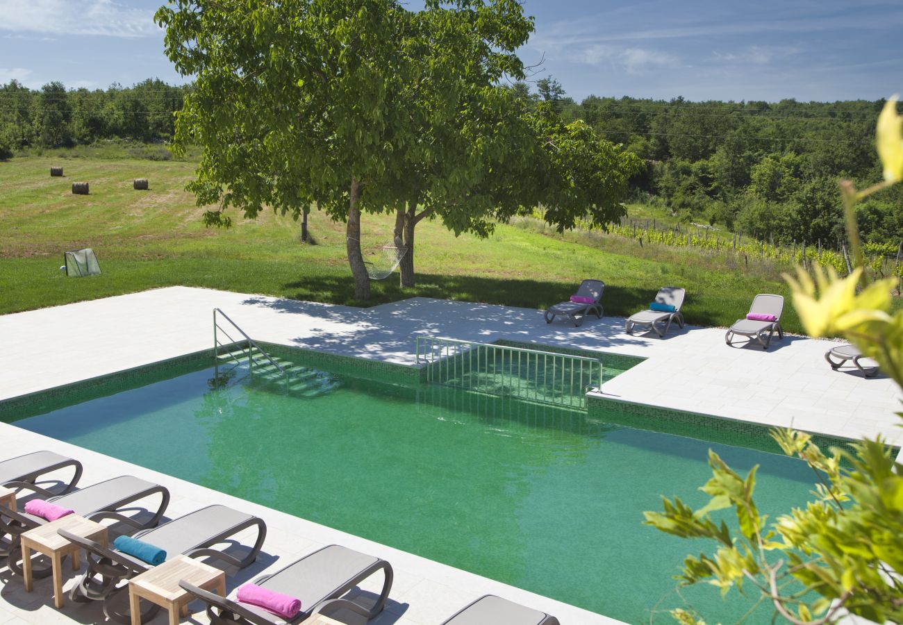 Villa in Grožnjan - Villa Poropati in Central Istria for up to 14 people with large garden & 81 m2 pool