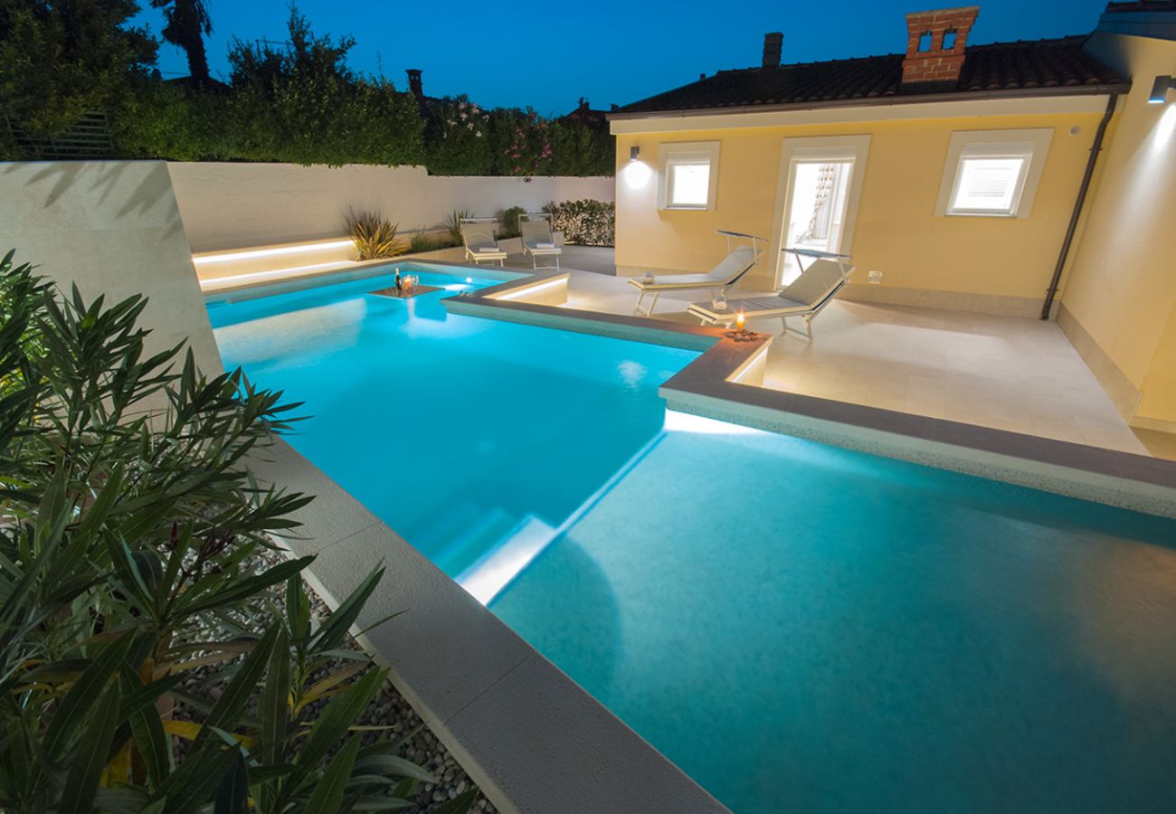 Villa in Banjole - Villa Manuela near Medulin with private pool only 500 meters from sea