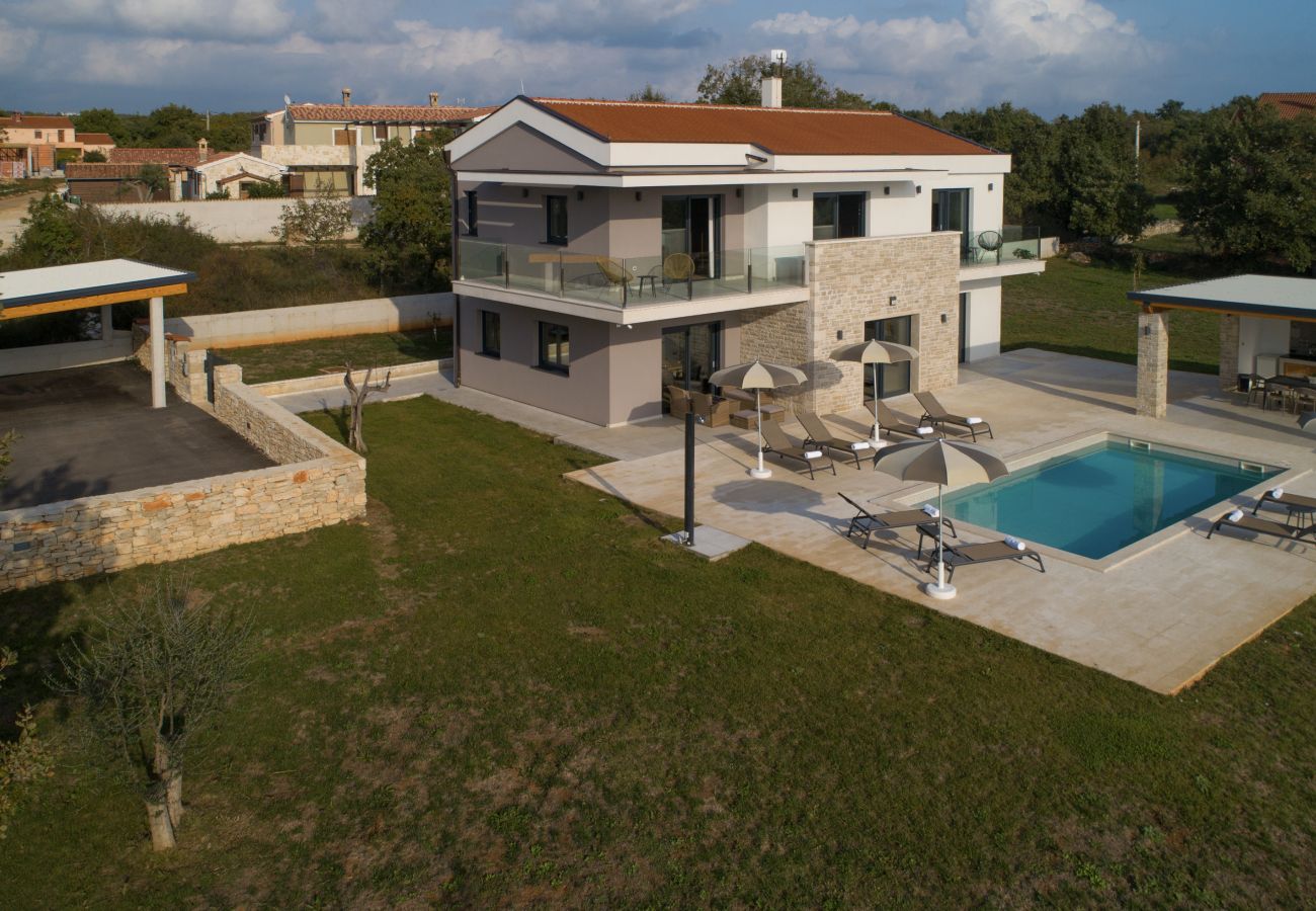 Villa in Cukrici - Villa Serena in Central Istria for 8 people with private heated pool 