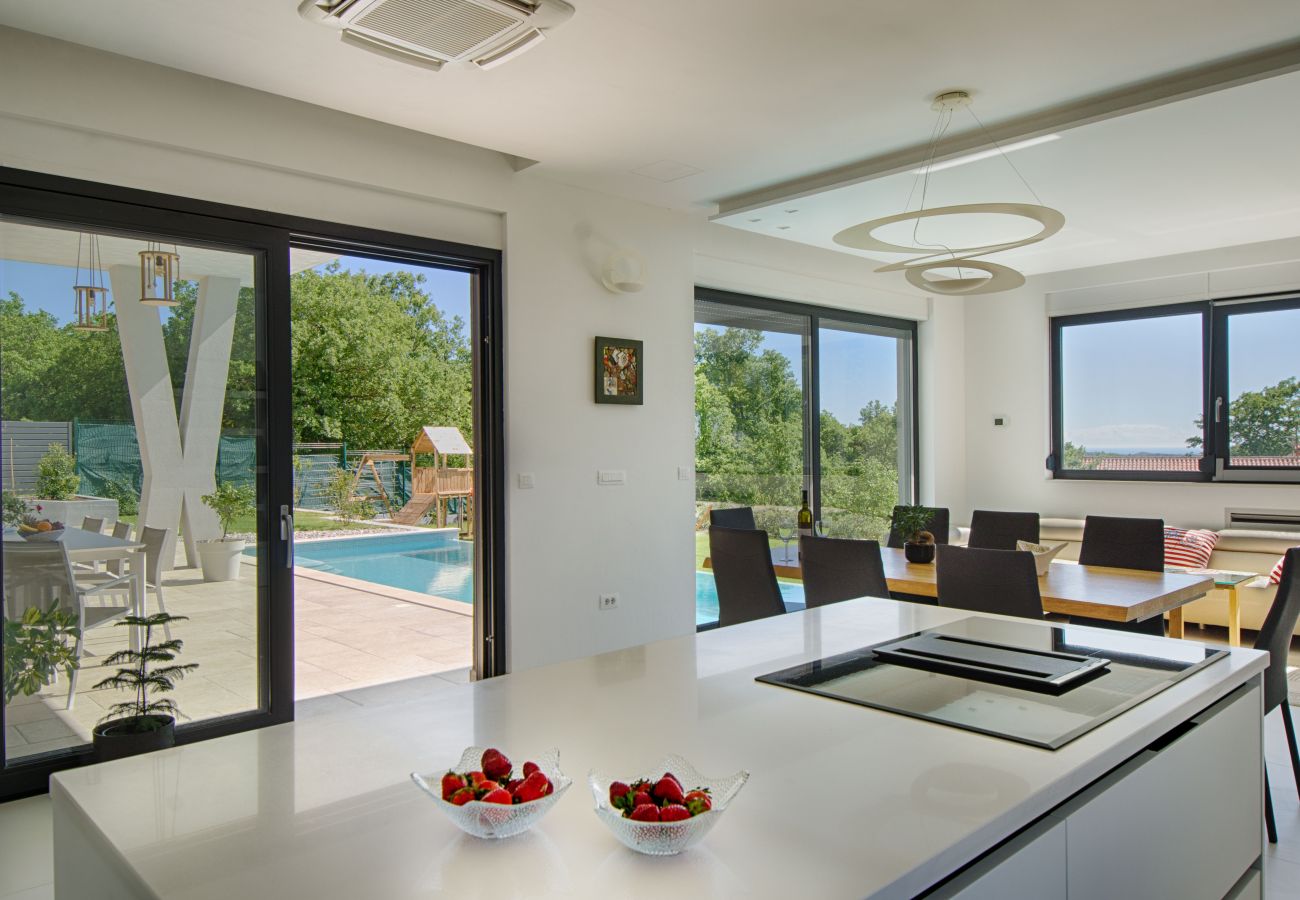 Villa in Višnjan - Villa Astera near Poreč for 8 people with infinity pool, whirlpool & sauna