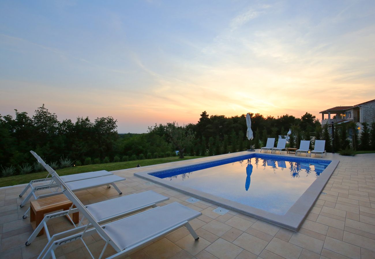 Villa in Babudri - Villa Babudri near Poreč for 10 people with jacuzzi & spa