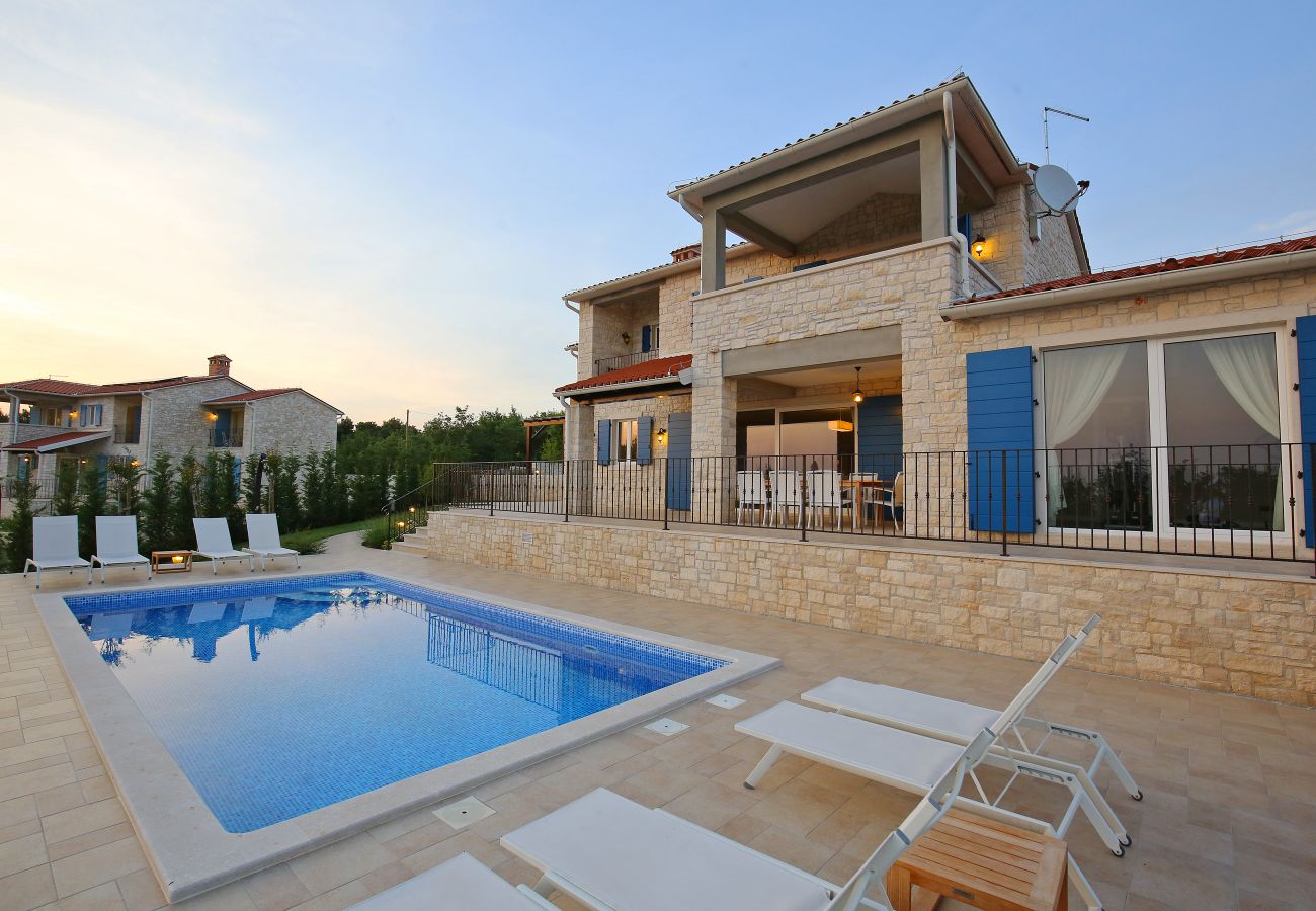 Villa in Babudri - Villa Babudri near Poreč for 10 people with jacuzzi & spa