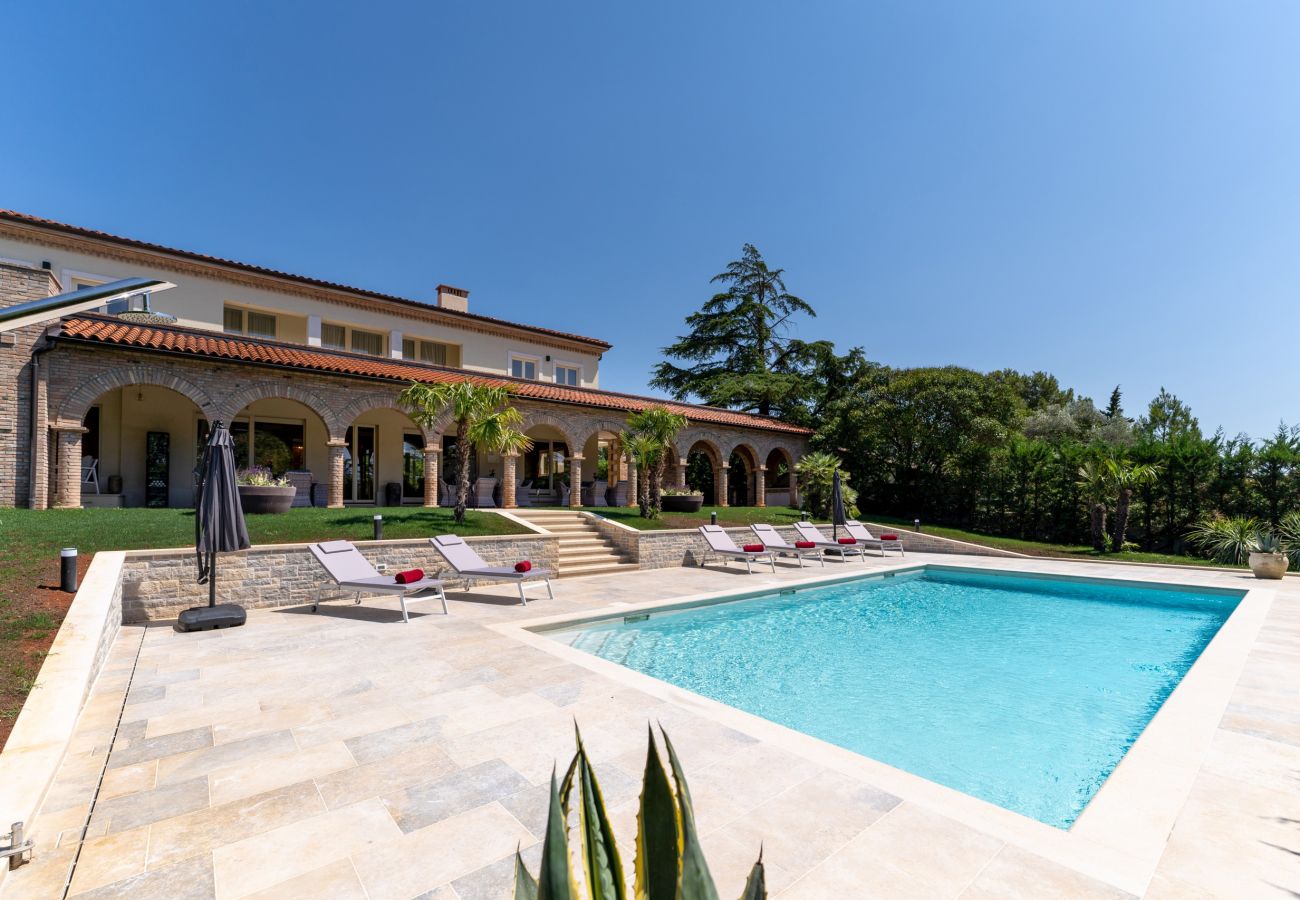 Villa in Porec - Luxury Villa Lionea in Poreč for 10 people with sea view & private pool 