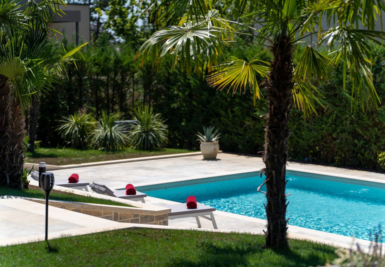 Villa in Porec - Luxury Villa Lionea in Poreč for 10 people with sea view & private pool 