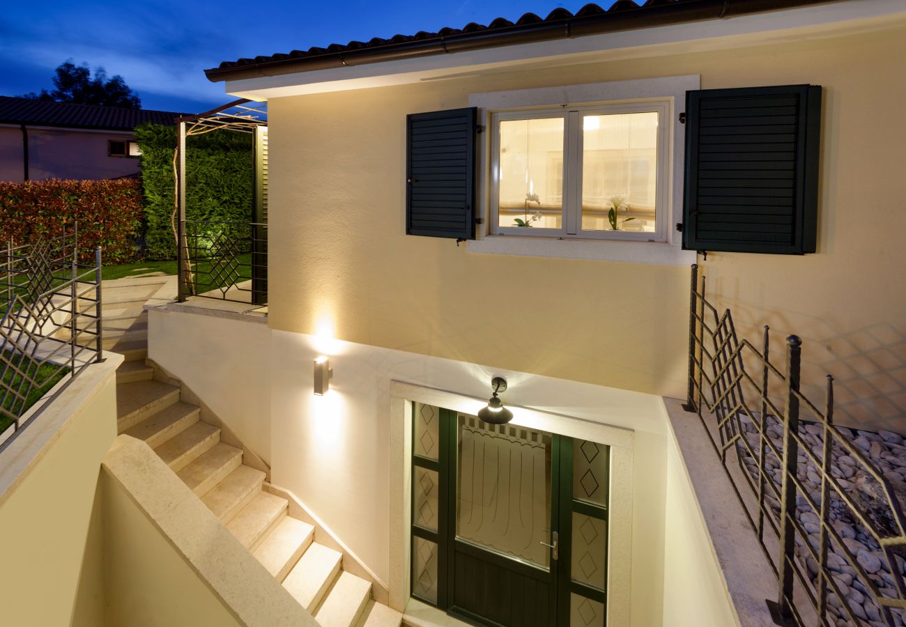 Villa in Labinci - Villa Santa Domenica near Poreč with play room, beautiful tavern & garden