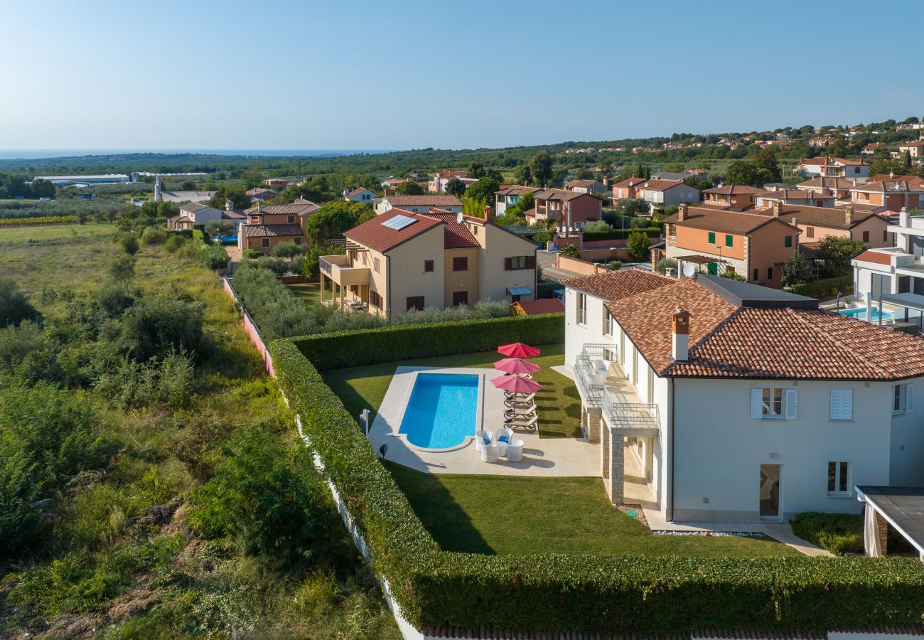 Villa in Labinci - Villa Bincila for 12 people near Poreč with sea view & beautiful garden