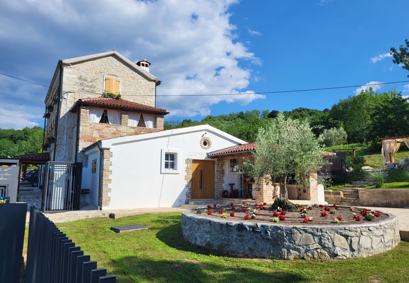 Villa in Žudetici - Villa Blazeni Miroslav Bulesic in Central Istria for 8 people with private heated pool and sauna