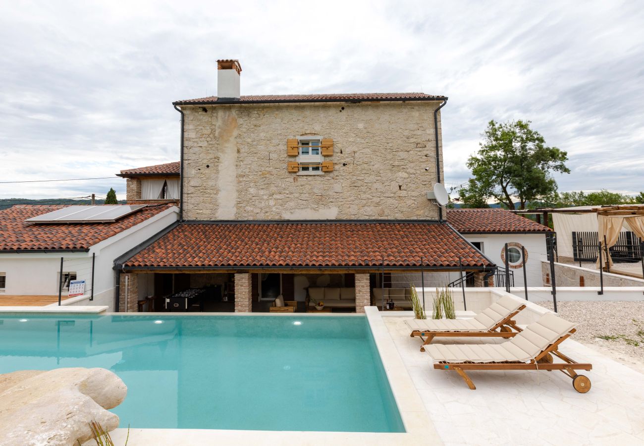 Villa in Žudetici - Villa Blazeni Miroslav Bulesic in Central Istria for 8 people with private heated pool and sauna