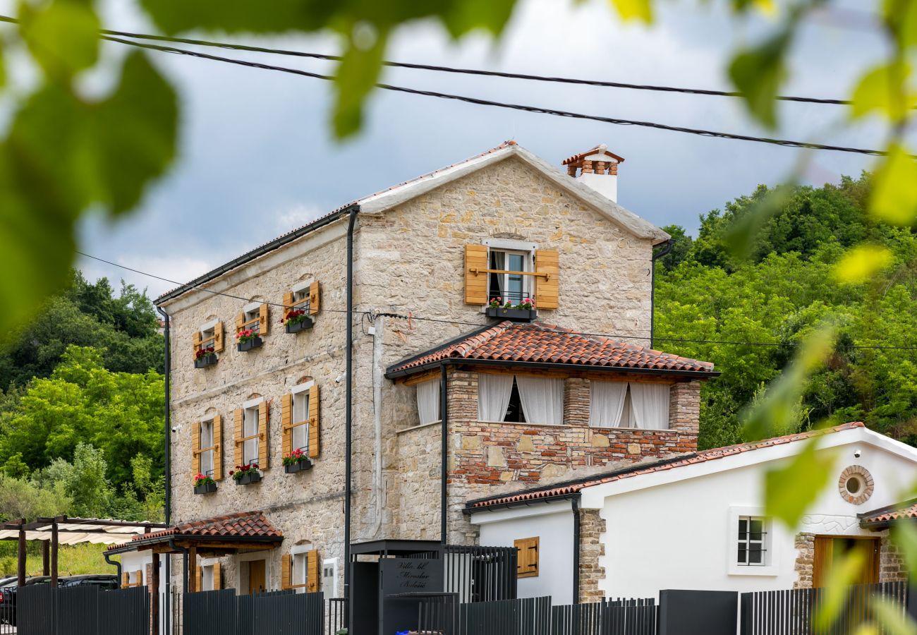 Villa in Žudetici - Villa Blazeni Miroslav Bulesic in Central Istria for 8 people with private heated pool and sauna