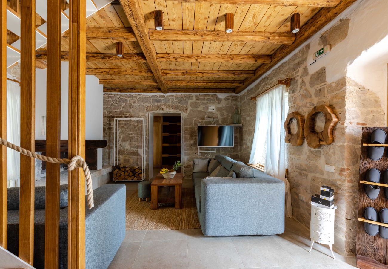 Villa in Žudetici - Villa Blazeni Miroslav Bulesic in Central Istria for 8 people with private heated pool and sauna