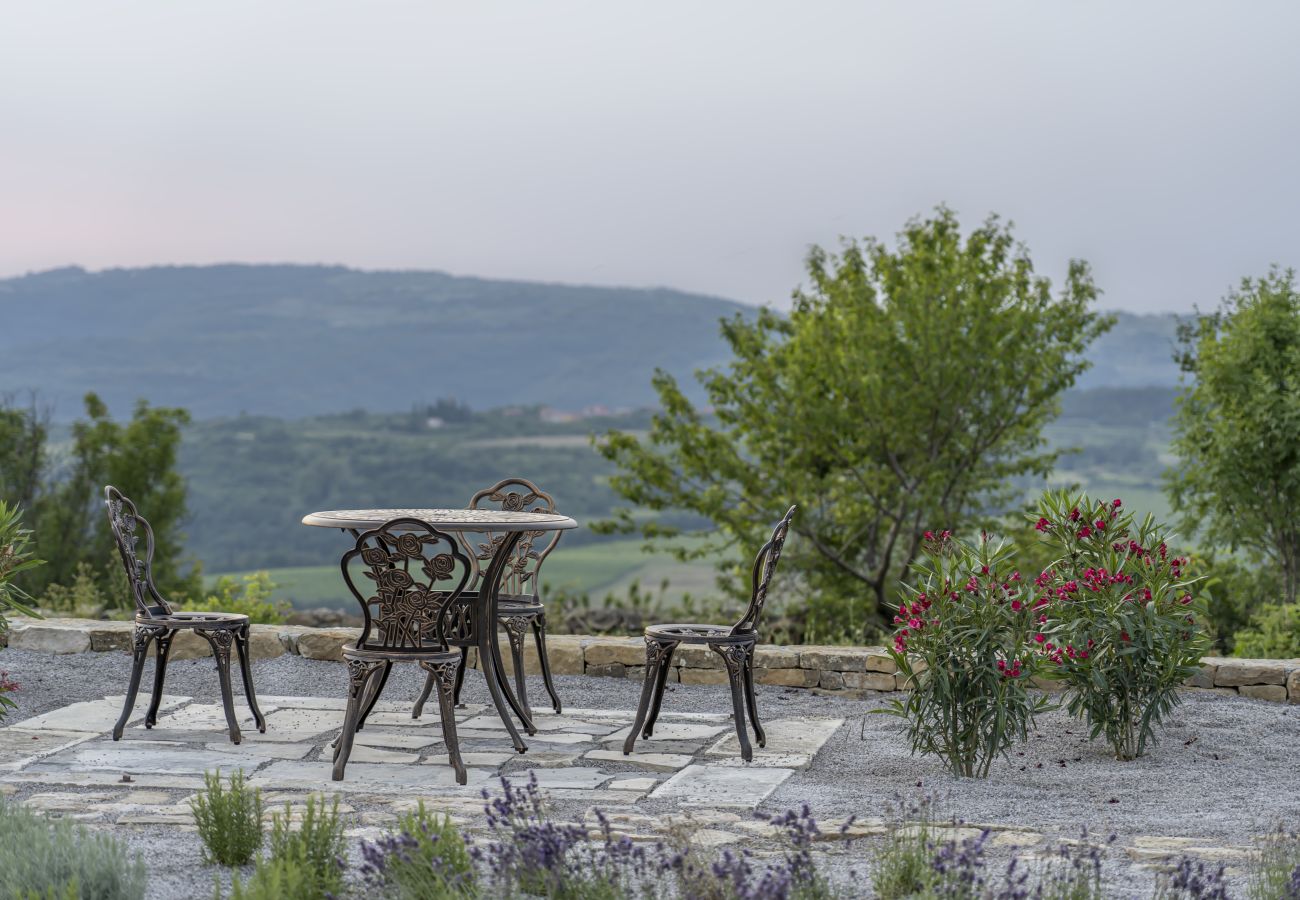 Villa in Kucibreg - Villa Paradiso in Central Istria for 11 people with large garden, sea view & wellness